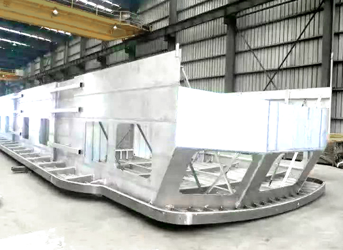 В чем разница между десантным кораблем и десантным кораблем?